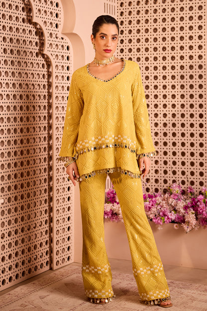 Anahat Kurta Set