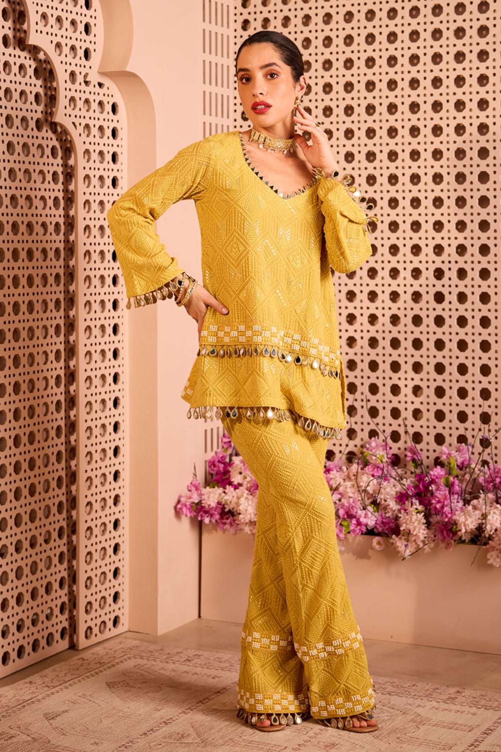 Anahat Kurta Set